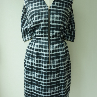 How and what zip detail dress