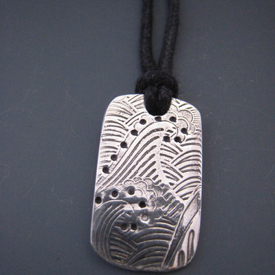 Mavericks tag l, 2 waves, on cord