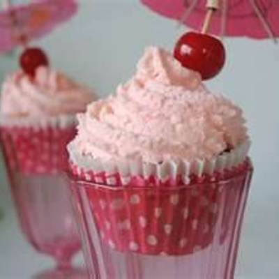 Strawberry daiquiri​​ cupcakes