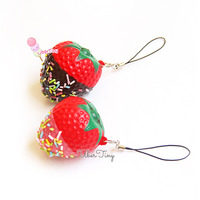Chocolate-Dipped Strawberry Squishy - Thumbnail 2