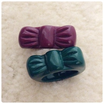 (new no tags) two bow rings