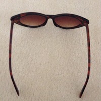 Cateye/Winged Sunglasses - Thumbnail 2