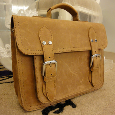 Leather messenger perfecto - full grain