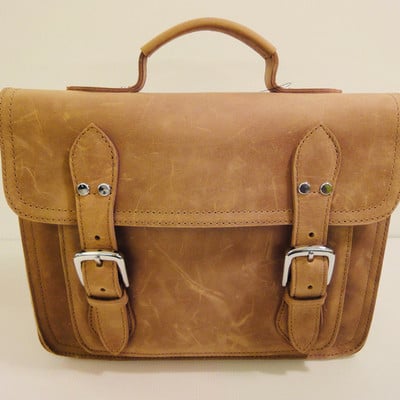 Leather messenger perfecto - full grain