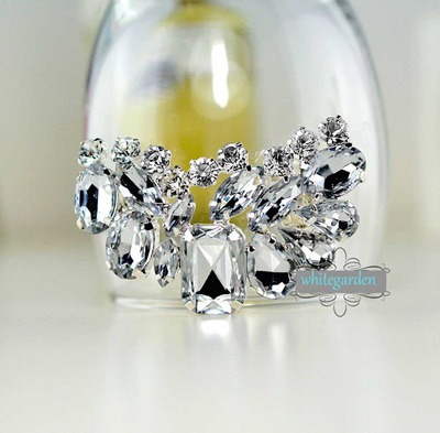 A PAIR OF RHINESTONE CRYSTAL VINTAGE STYLE SHOES CLIPS