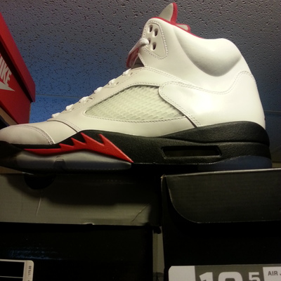 Jordan retro 5 fire reds black mid soles