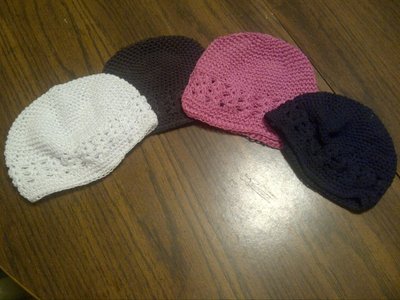 Crochet hat w/ flower 