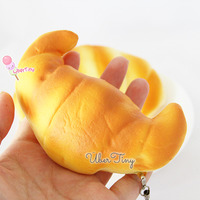 Jumbo Croissant Squishy - Thumbnail 2