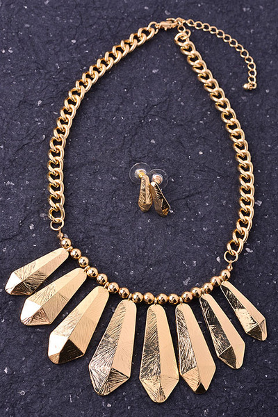 Dangle Plate Necklace