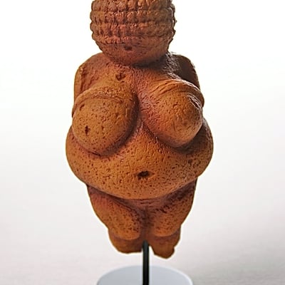 Venus of willendorf prehistoric mother goddess statue ven01