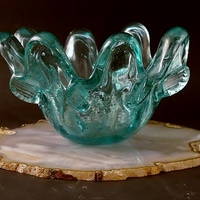 Vintage Italian Blue Glass Pinch Bowl on Agate Slice - Thumbnail 2