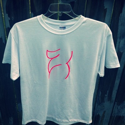 T-shirt - pink - nosh silhouette