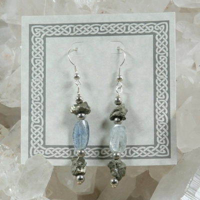Blue kyanite and pyrite earrings - Thumbnail 5