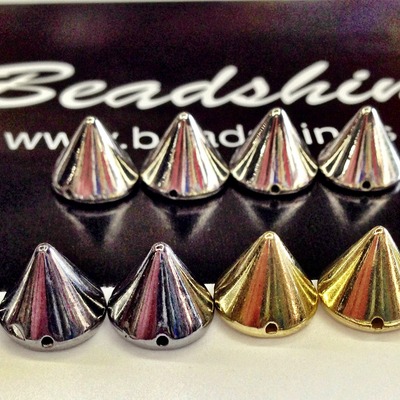 10mm conical spikes (12 pcs)