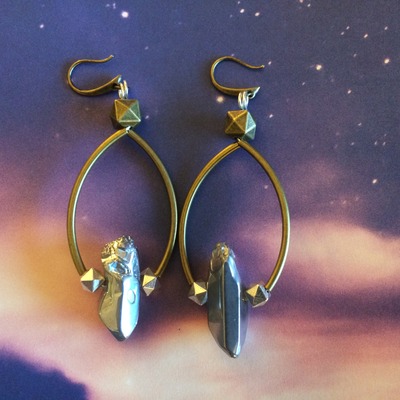 Raw energy earrings in silver