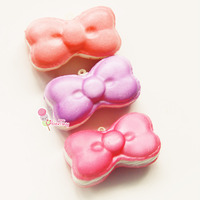 Bow Macaron Squishy - Thumbnail 2