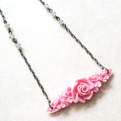 Pink flower bouquet necklace - lolita