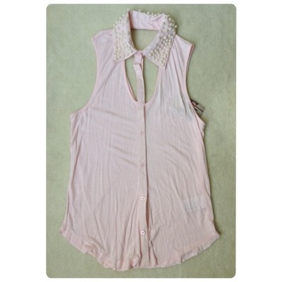 (New with tags) Silence + Noise (Urban Outfitters) Cut Out Button Down