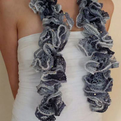 Dusky ruffle scarf