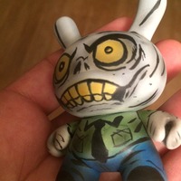 KIDROBOT Skully 3" custom Dunny - Thumbnail 4