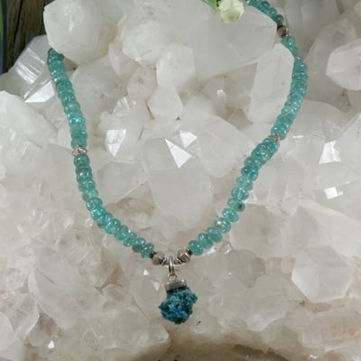 Apatite (gemmy) necklace with cavansite pendant - Thumbnail 5