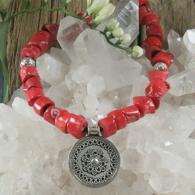 Red bamboo coral and onyx necklace with sterling silver pendant - Thumbnail 2