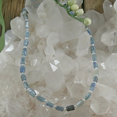 Blue kyanite and pearl necklace - Thumbnail 3