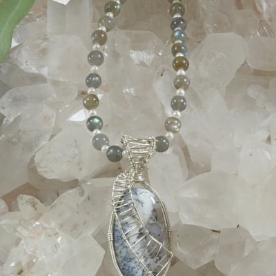 Labradorite and pearl necklace with dendritic agate (merlinite) pendant - Thumbnail 4