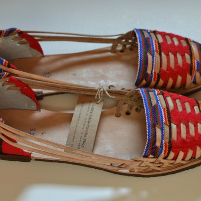 Size 37 us 6.5 women's caites