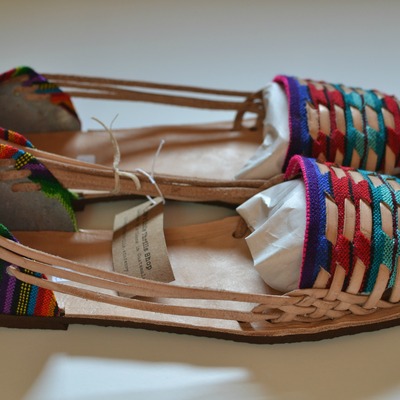 Size 37 us 6.5 women's caites