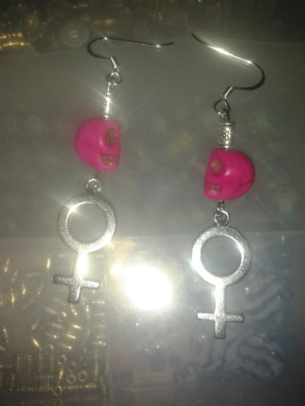 Female Skull Earrings 