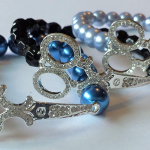 Rhinestone scissor bracelet / hairstylist bracelet / scissor connector / bead bracelet / fashionista bracelet / bling / arm candy - Thumbnail 1