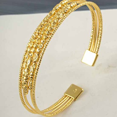 Elegant gold cuff bracelet - Thumbnail 5