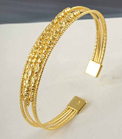 Elegant Gold Cuff Bracelet