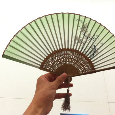 Fa1 fan for anna frozen coronation dress - Thumbnail 3