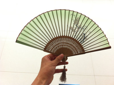 FA1 fan for anna frozen coronation dress