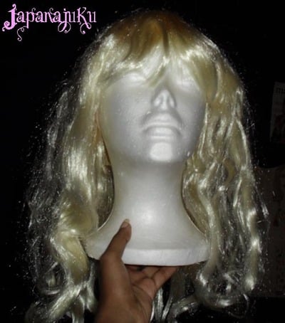 T3n Th1rty One Short blond wig