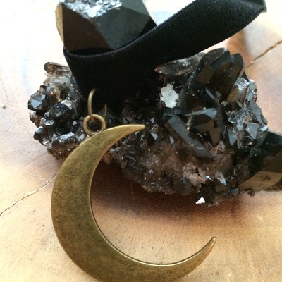 Serena moon choker