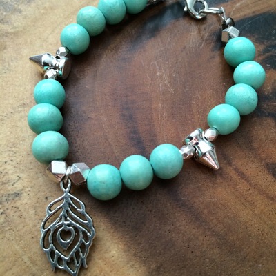 Light as a feather bracelet in mint