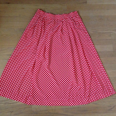 Red polka dot skirt (l/xl)