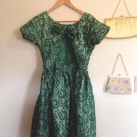 Retro in Green - Thumbnail 1