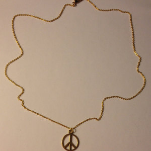 Peace sign necklace / 16k gold plated cable chain necklace / other lengths available / boho / hippie necklace - Thumbnail 3
