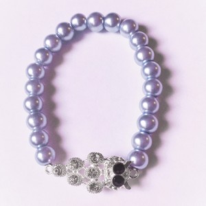 Rhinestone owl bead bracelet / 8mm purple faux pearls / stacking bracelet / bridesmaid gift / owl lover /  fashionable bracelet / arm candy - Thumbnail 4