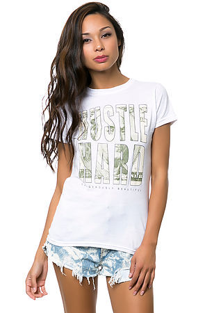 Hustle hard tee white