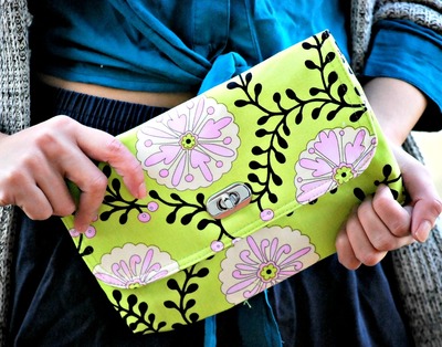 Mini Clutch - Lime Flowers