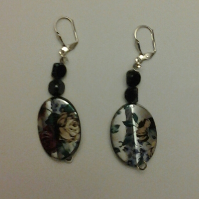 Beaded flower printed earrings  - Thumbnail 5