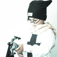  Cross Sweater New Fall Winter 2014 Black & White - Thumbnail 2