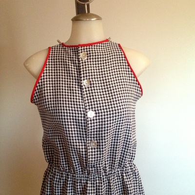Sleevless dress