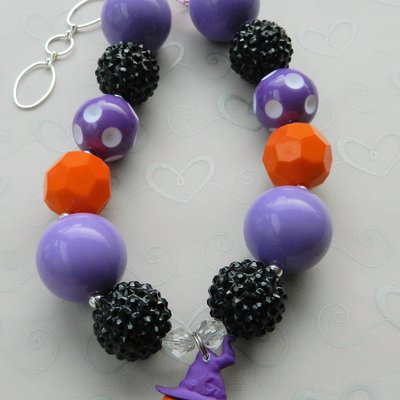 Witch pendant halloween chunky necklace/perfect photo props/costumes/girls accessories