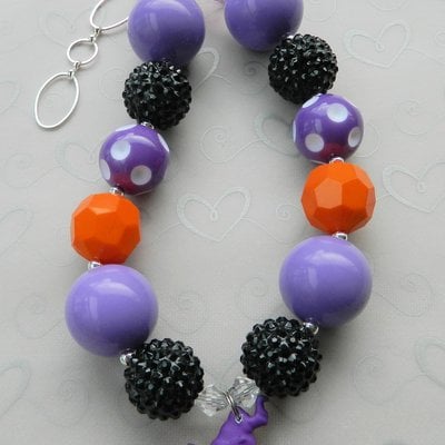 Witch pendant halloween chunky necklace/perfect photo props/costumes/girls accessories